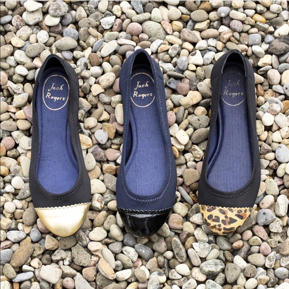 NIB Black/Gold Toe Stretch Comfy Chic Flats - Picture 6 of 8